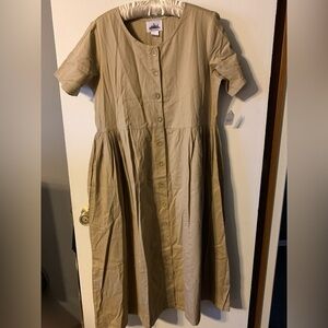 LONG KHAKI DRESS. NWT Size Medium. By Metropolitan. Button-up. Has pockets.